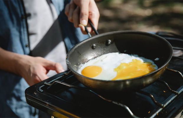 Quick and Easy One Pan Meals that You Can Make When Camping